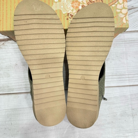 Very G Alexander in Khaki Olive Green Canvas Raw Edge Flat Thong Sandals